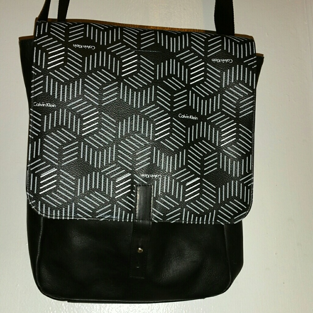 New Men's Calvin Klein Crossbody Bag Black Adjust